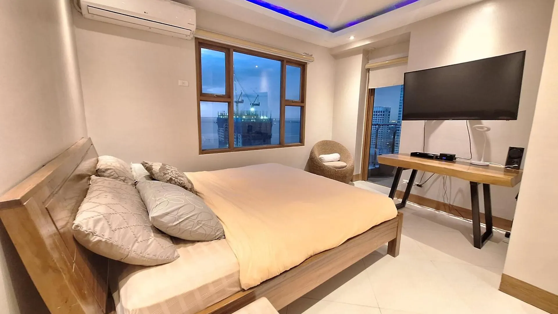 Manila Bayview Rental