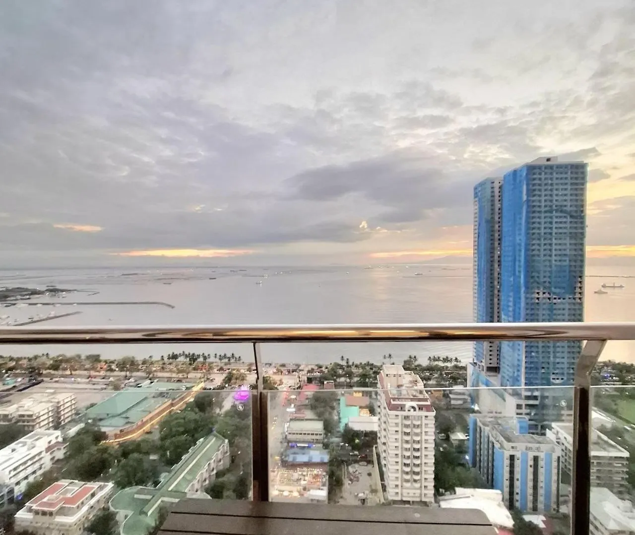 Manila Bayview Rental דירה