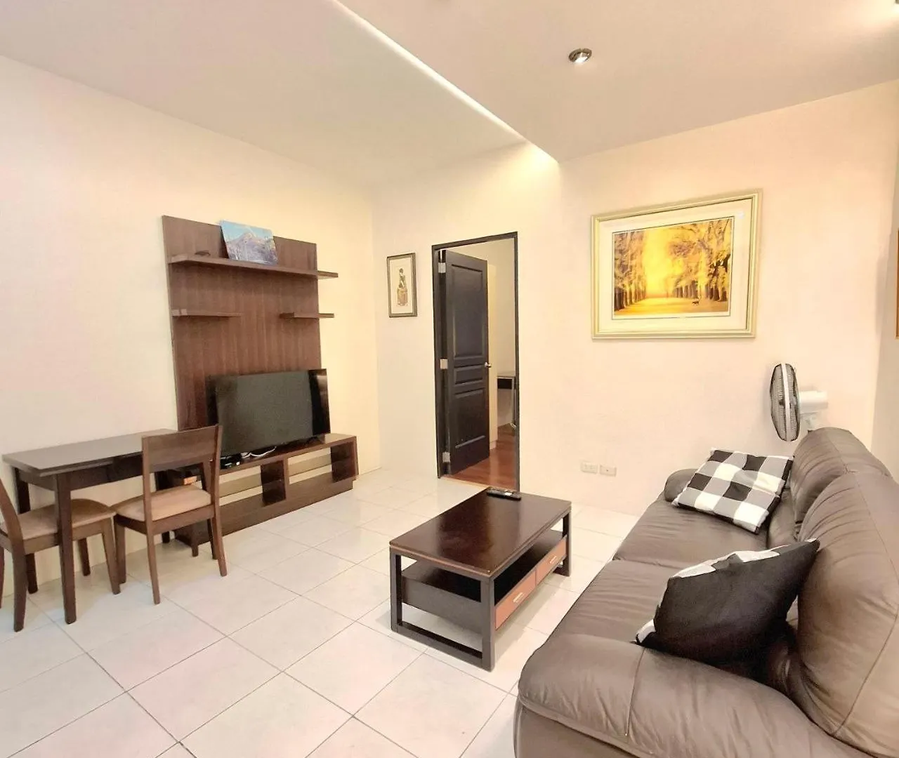 Manila Bayview Luxury Condos: Poolside Balcony Retreats